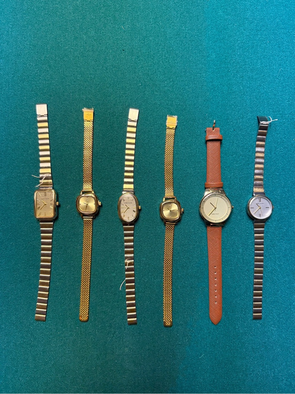 LOT OF SIX (6) WOMEN’ S WATCHES